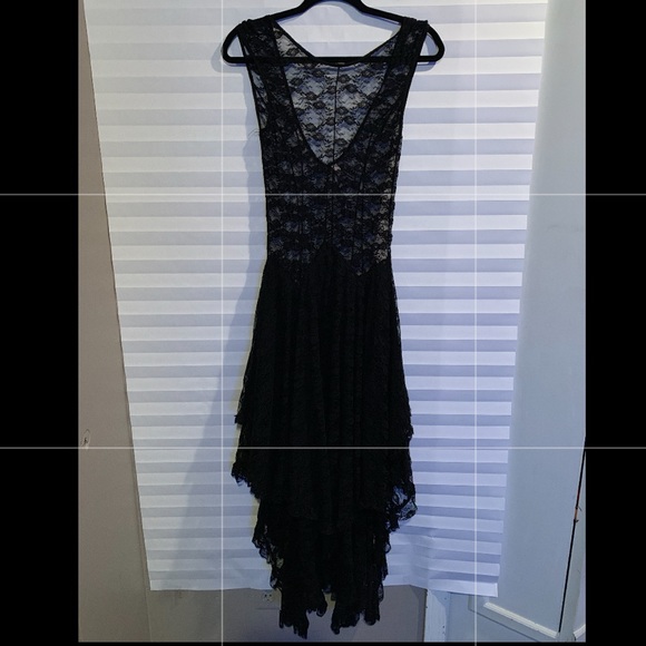 Intimate - Picture 3 of 3